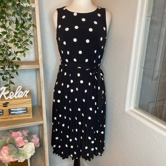 🆕Tahari polka dot pleated sleeveless dress - Picture 4 of 13